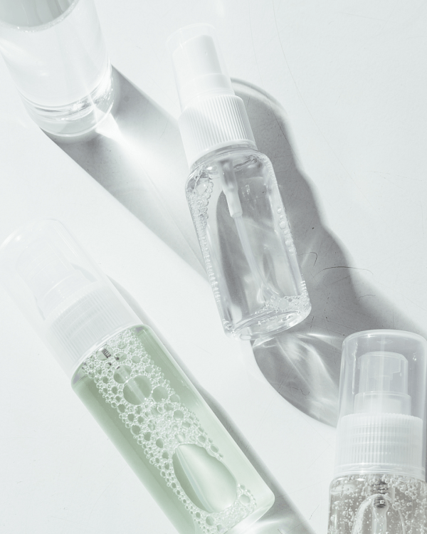 Skin Minimalism: Το Trend που Αγκαλιάζει η Επιστήμη της Δερματολογίας